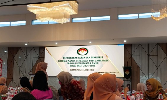 Pengukuhan Pengurus Dharma Wanita Persatuan (DWP) Kota Samarinda
